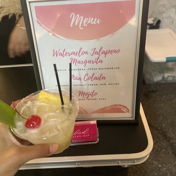 Salud Cocktail Bar - Bartenders Near Me