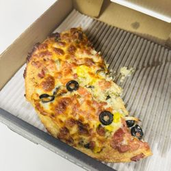 Decheco's Pizzeria - white extra crispy pizza