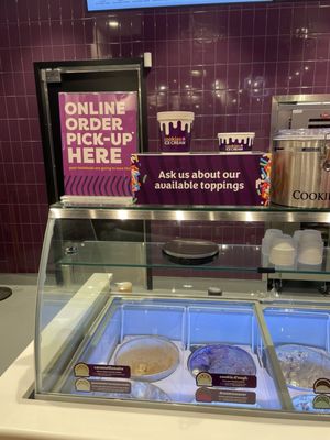 Insomnia Cookies by null