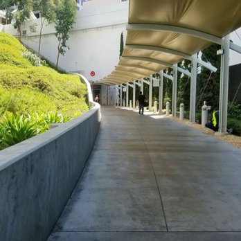 FIGat7th - Walkway from the parking lot to mall area - Shopping Centers Near Me - Los Angeles, California FIGat7th - Walkway from the parking lot to mall area - Shopping Centers Near Me - Los Angeles, California