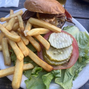 Cato's Ale House - Retro Burger - Burgers Near Me - Oakland, California