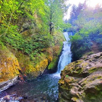 Bridal Veil Falls - Waterfall - Hiking Near Me - Corbett, Oregon Bridal Veil Falls - Waterfall - Hiking Near Me - Corbett, Oregon