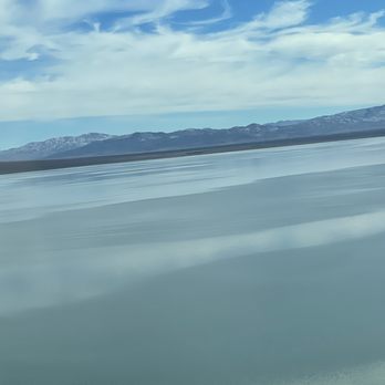 Walker Lake - Water in decreased & more water evaporated, the concentration of salts has increased dramatically. Walker Lake no longer supports fish life. - Lakes Near Me Walker Lake - Water in decreased & more water evaporated, the concentration of salts has increased dramatically. Walker Lake no longer supports fish life. - Lakes Near Me