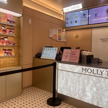 Molly Tea - Interior - order lane - Bubble Tea Near Me - New York, New York