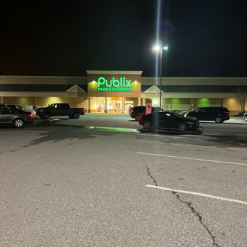 Publix - a parking lot at night - Grocery Near Me - Suwanee, Georgia