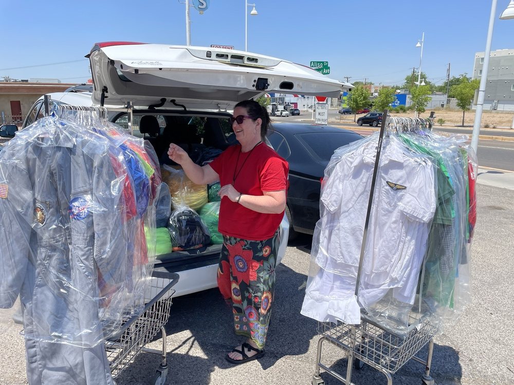 EZ WASH LAUNDROMAT Updated September 2024 14 Photos & 17 Reviews 3900 Central Ave