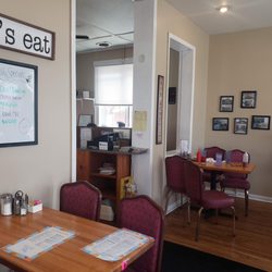 Joann's Cafe - Interior, about 4-5 tables #ReviewsByRL
