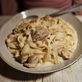 Capri Lasagneria - Fettuccine Alfredo - Italian Near Me - Burlingame, California