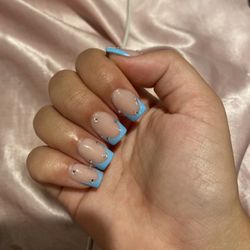 LV Nails & Spa