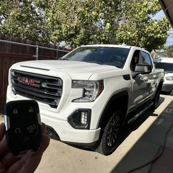 Key & Remote - 2020 sierra AT4 new Smart key - Keys & Locksmiths Near Me
