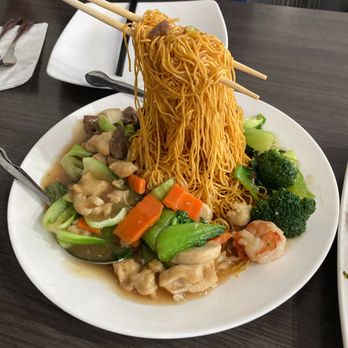 Lotus Restaurant - Heavenly crispy noodles, check out that presentation! - Chinese Near Me - Menlo Park, California Lotus Restaurant - Heavenly crispy noodles, check out that presentation! - Chinese Near Me - Menlo Park, California