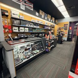 Guitar Center - Piano and keyboard accessories