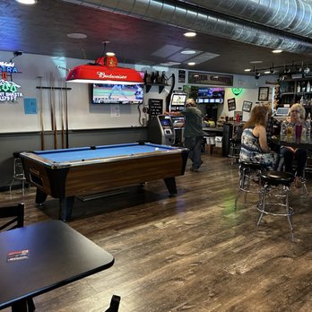 Pioneer Hillside Pizza - Pizza Near Me - Shingletown, California