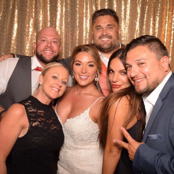1000 Words - Photo Booth Rentals Near Me
