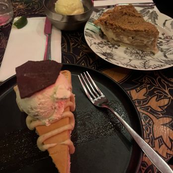 Rood - Peanut Butter Pie - Desserts Near Me - Lakewood, Ohio