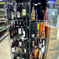Wake Market - Quality Wine & Champagne