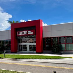 Luekens Wine & Spirits - Exterior