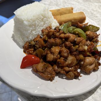 Yi Pin - Szechuan style Kang Pao Chicken with spring rolls - Szechuan Near Me - Lancaster, Pennsylvania
