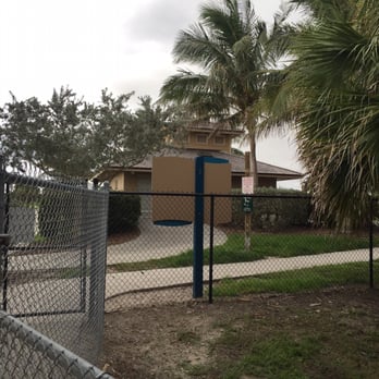 Brohard Paw Park & Beach - Dog Parks Near Me - Venice, Florida