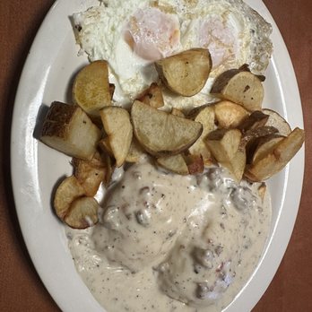 Rooster’s Cafe - Biscuits and gravy - Breakfast & Brunch Near Me - Cody, Wyoming Rooster’s Cafe - Biscuits and gravy - Breakfast & Brunch Near Me - Cody, Wyoming