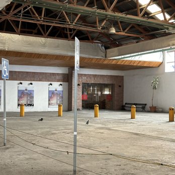 MUVI Museo del Vidrio - Interior parking area looking toward building entrance - Museums Near Me - Monterrey, NLE