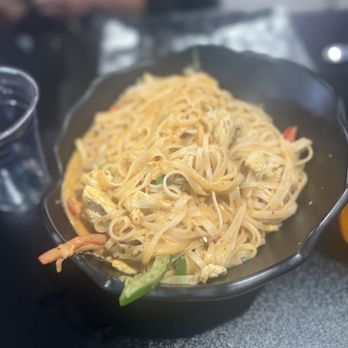My Thai Halal - a plate of noodles and vegetables - Noodles Near Me - Sterling Heights, Michigan My Thai Halal - a plate of noodles and vegetables - Noodles Near Me - Sterling Heights, Michigan