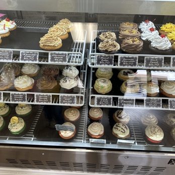 The Cake Cottage - Desserts Near Me - Murrieta, California