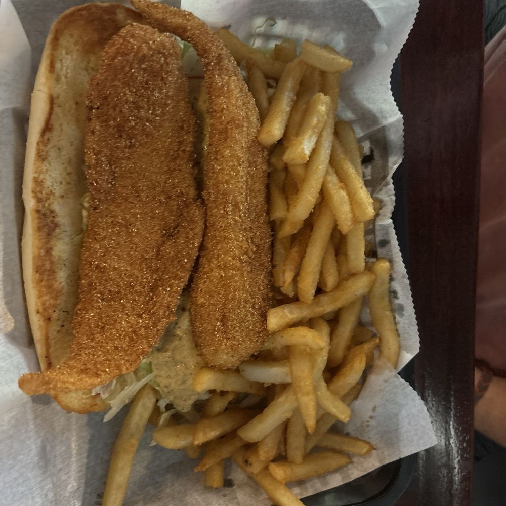 Main Street Tavern - Catfish poboy - American Near Me - Montevallo, Alabama Main Street Tavern - Catfish poboy - American Near Me - Montevallo, Alabama