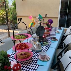 Traveling Tea - Mad hatter tea party