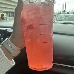 Starbucks - Strawberry Açaí Refresher