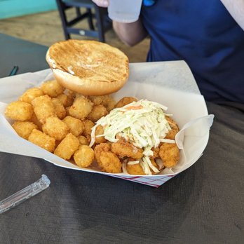 Surf's Up Grill and Bar - Shrimp sandwich - American Near Me - Emerald Isle, North Carolina