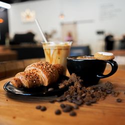 Kingship Brewing - Bourbon Brown Sugar Latte & Hazelnut Croissant