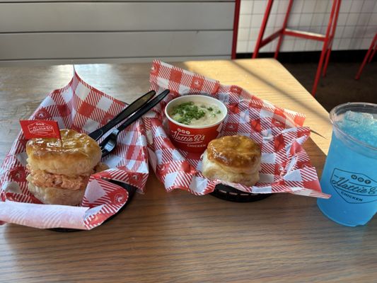 Hattie B's Hot Chicken - Franklin - Factory by null