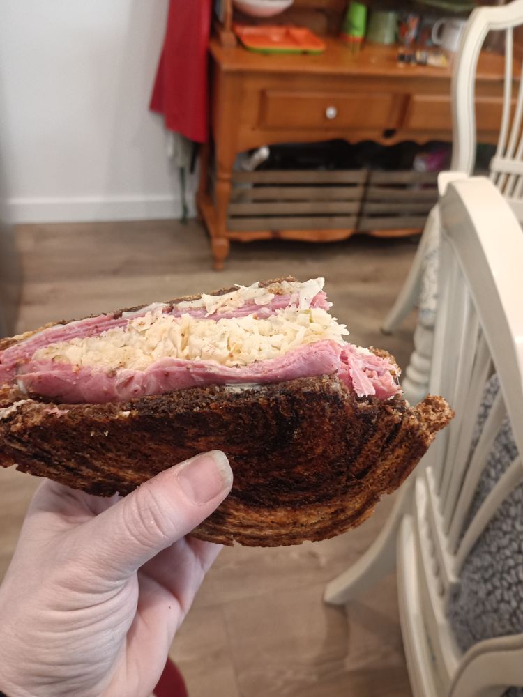 Rowdy Rooster Bistro Logo