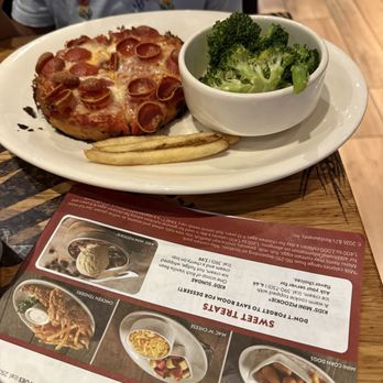 BJ's Restaurant & Brewhouse - Kids' Deep Dish Pizza and broccoli - New American Near Me - Moreno Valley, California