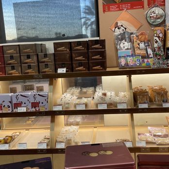 Kee Wah Bakery - Bakeries Near Me - Monterey Park, California