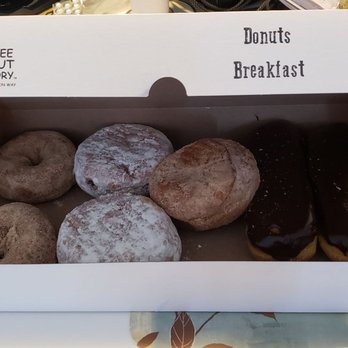 Dandee Donut Factory - Donuts Near Me - Pompano Beach, Florida Dandee Donut Factory - Donuts Near Me - Pompano Beach, Florida