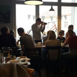 Periferie Cafe - Využívá se to tu i na oslavy.