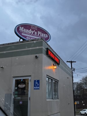 Mandy's Pizza by null