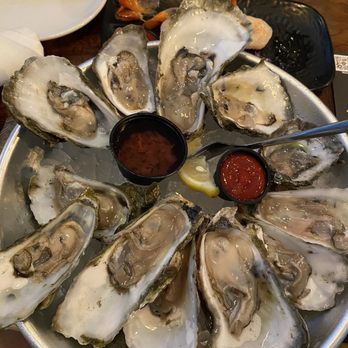 Hot Tuna - A dozen raw oysters - Bars Near Me - Virginia Beach, Virginia Hot Tuna - A dozen raw oysters - Bars Near Me - Virginia Beach, Virginia
