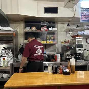 Mo's Midtown Restaurant - Breakfast & Brunch Near Me - Hartford, Connecticut