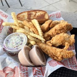 Raising Cane’s Chicken Fingers gift card