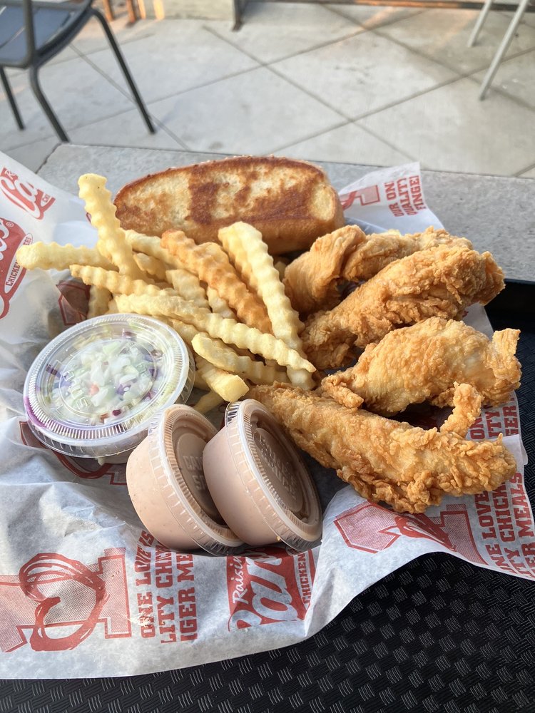 RAISING CANE’S CHICKEN FINGERS Updated September 2024 11 Photos
