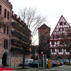 Studentenwerk Erlangen - Blick vom Maxplatz/Weintraubengasse aus || aufgenommen im Januar 2012