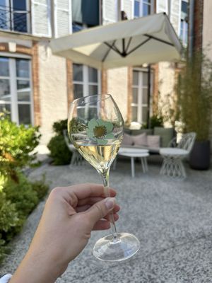 Perrier-Jouet by null