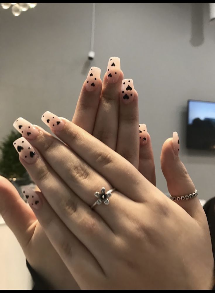 Ombre Nails Spa Logo