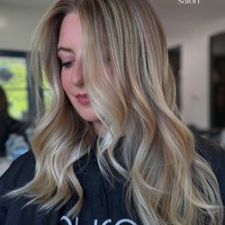 The Collective Salon - Dimensional blonde with a seamless blend of brightness and softness. Natural, shiny, and effortlessly beautiful from root to end.