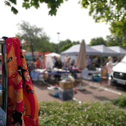 Trödelmarkt bei Hornbach in Wuppertal