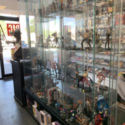 Epic Comics and Collectibles - Front of store with collectibles