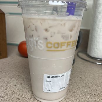 Ziggi's Coffee - Iced vanilla Bee chai - Coffee & Tea Near Me - Albuquerque, New Mexico